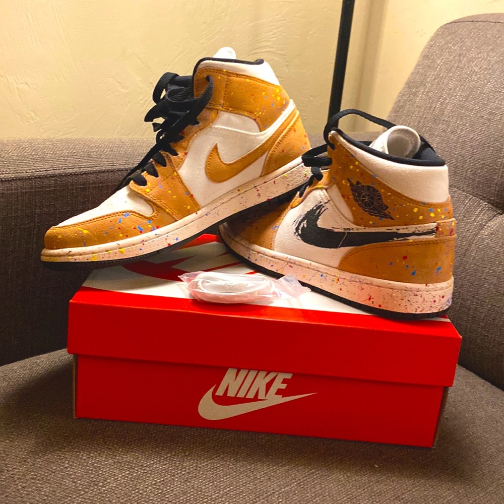 Jordan 1 mid paint splatter